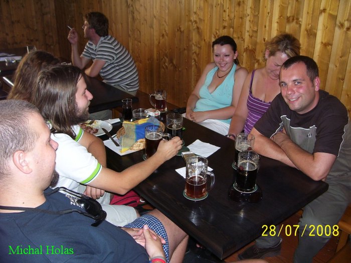 01 Zleva - Pavel  Jirka  za n m schovan  Lada  Martina  Kiki alias Chris alias Krist na a Jirka